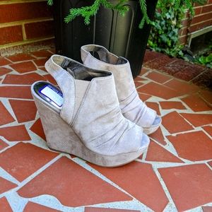 Carlos wedge booties